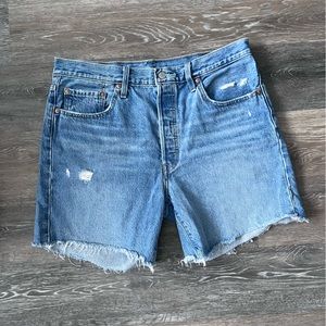 Levi’s - 501 Cutoff Shorts